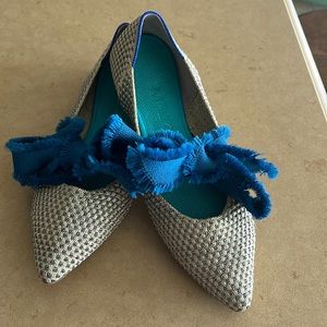 Rothy's the point with bow